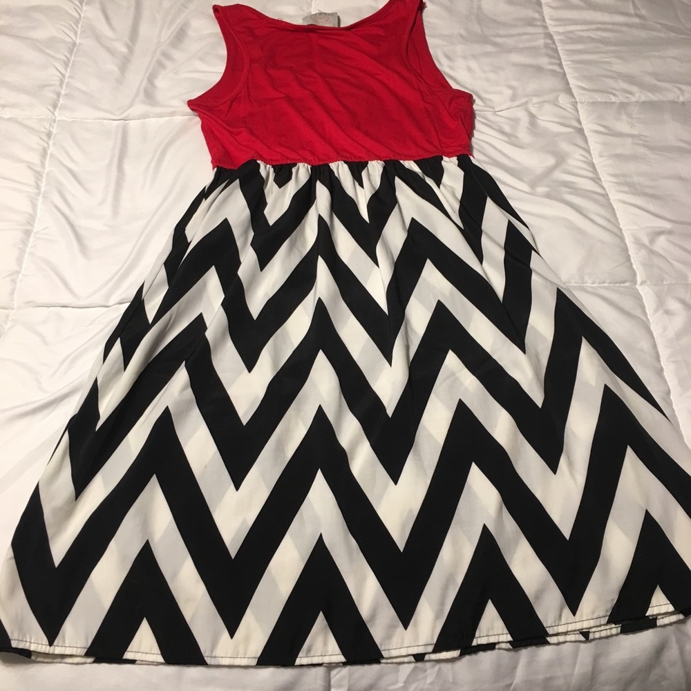 Dress - Picture 4 of 4